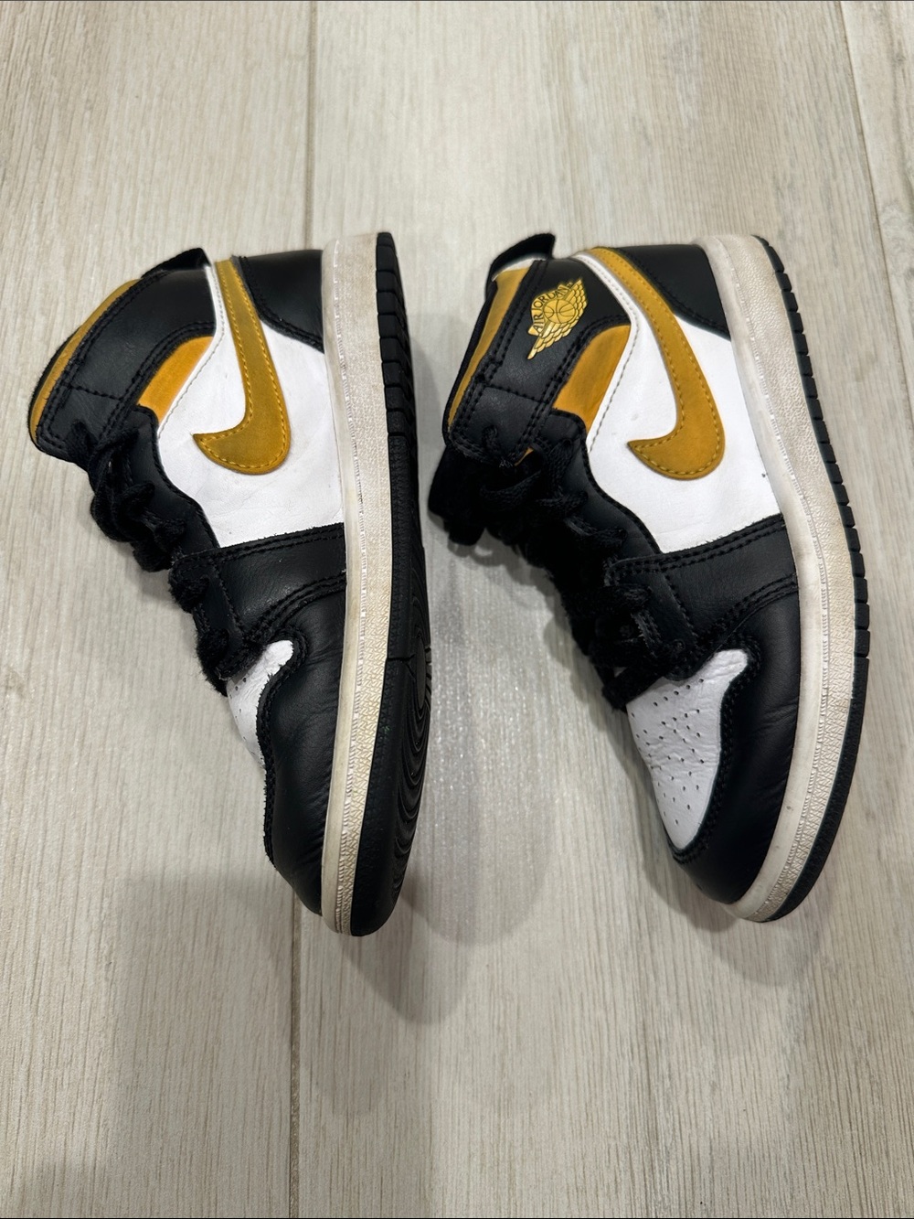 Nike Air Jordan 1 Kids Black White Gold High Top Sneakers Size 13C
